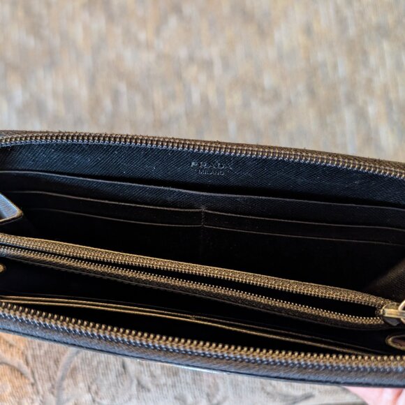 Authentic Prada Saffiano Zipper Wallet GUC - Picture 9 of 14